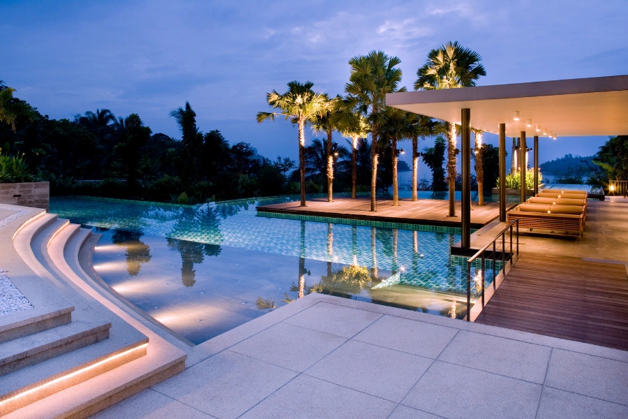 aura-sky-pool